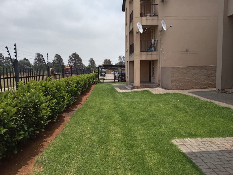 2 Bedroom Property for Sale in Albertsdal Gauteng