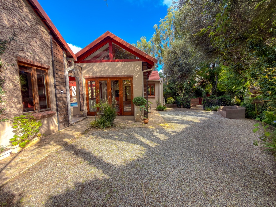 To Let 6 Bedroom Property for Rent in Midstream Estate Gauteng