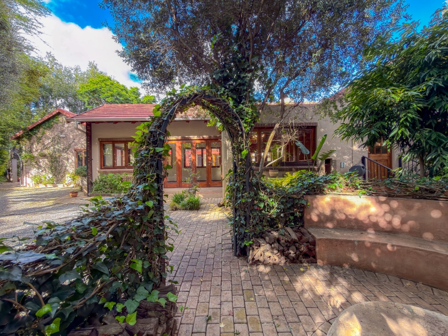 To Let 6 Bedroom Property for Rent in Midstream Estate Gauteng