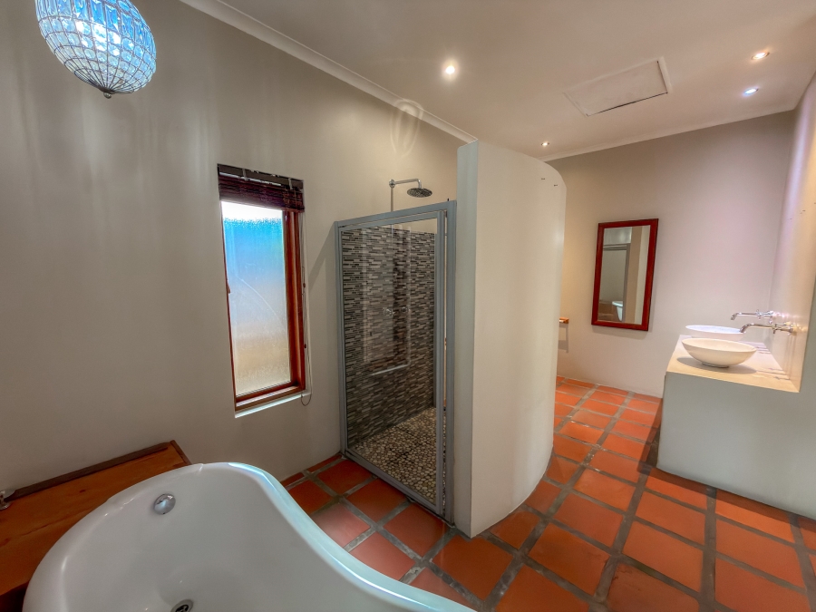 To Let 6 Bedroom Property for Rent in Midstream Estate Gauteng