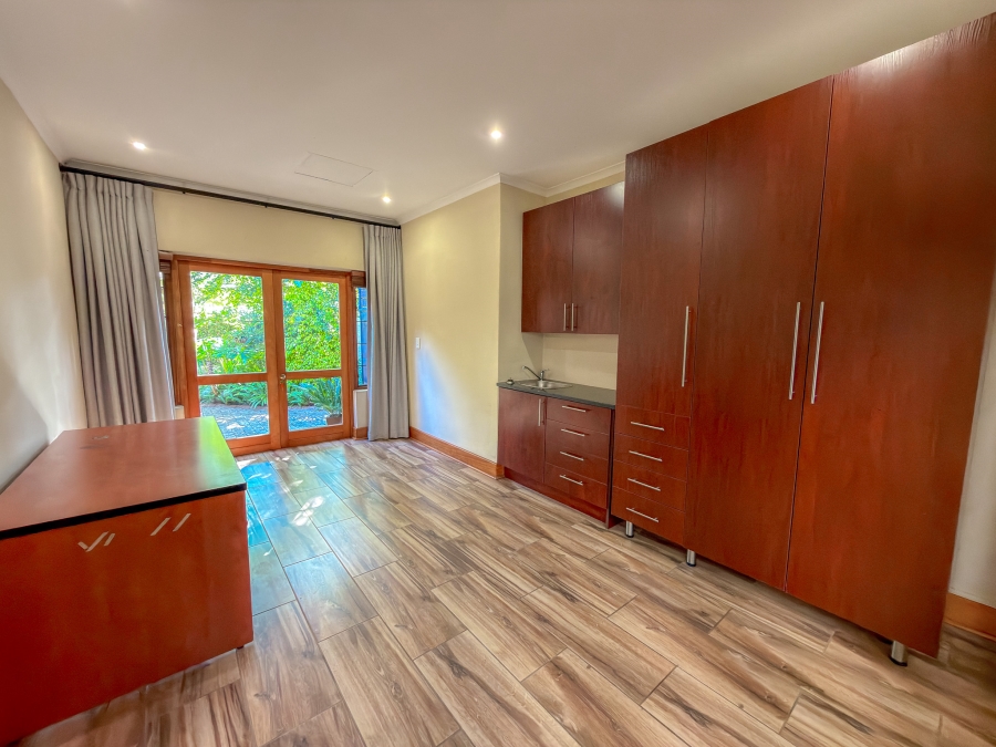 To Let 6 Bedroom Property for Rent in Midstream Estate Gauteng