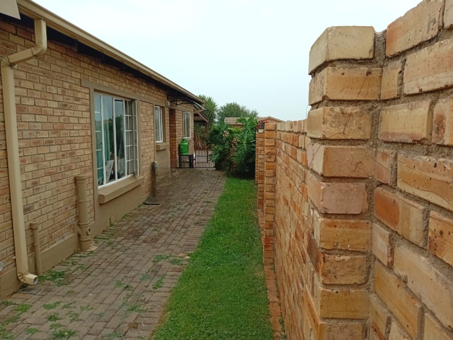 2 Bedroom Property for Sale in Celtisdal Gauteng