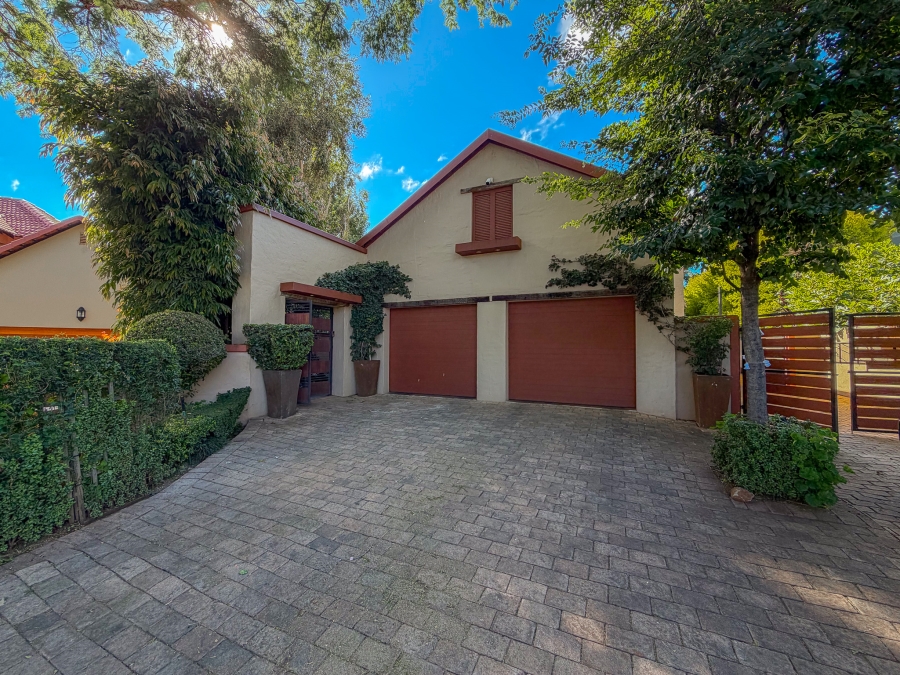 6 Bedroom Property for Sale in Midstream Estate Gauteng