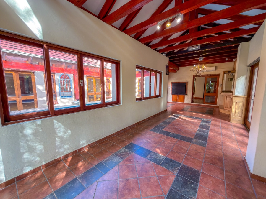 6 Bedroom Property for Sale in Midstream Estate Gauteng