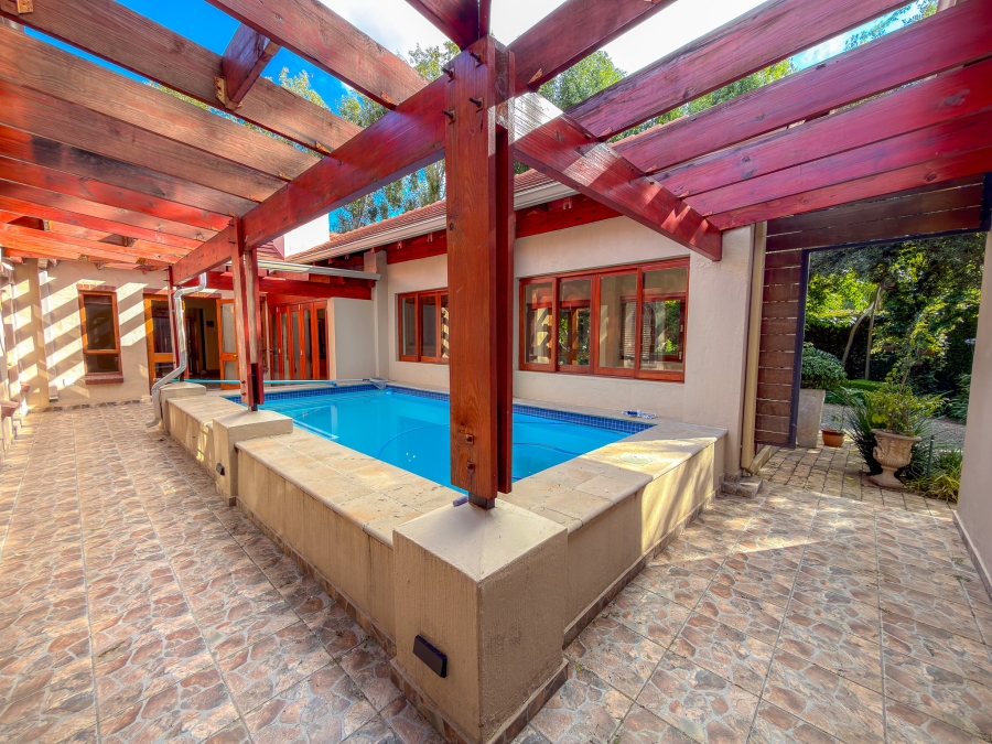 6 Bedroom Property for Sale in Midstream Estate Gauteng