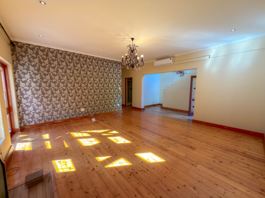 6 Bedroom Property for Sale in Midstream Estate Gauteng