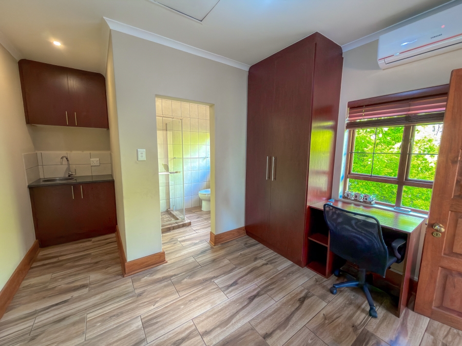 6 Bedroom Property for Sale in Midstream Estate Gauteng