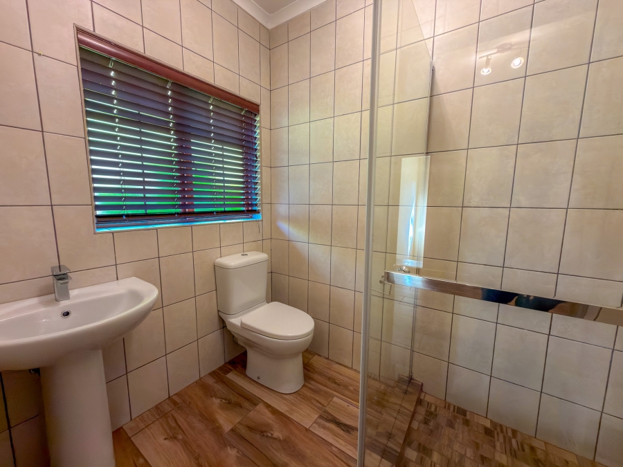 6 Bedroom Property for Sale in Midstream Estate Gauteng