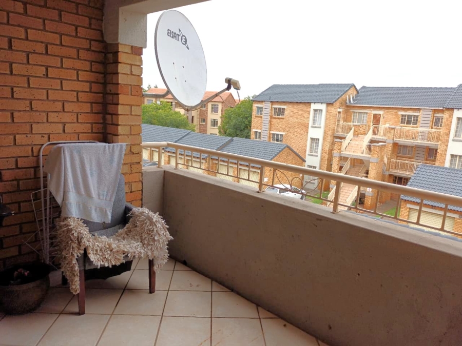 2 Bedroom Property for Sale in Monavoni Gauteng