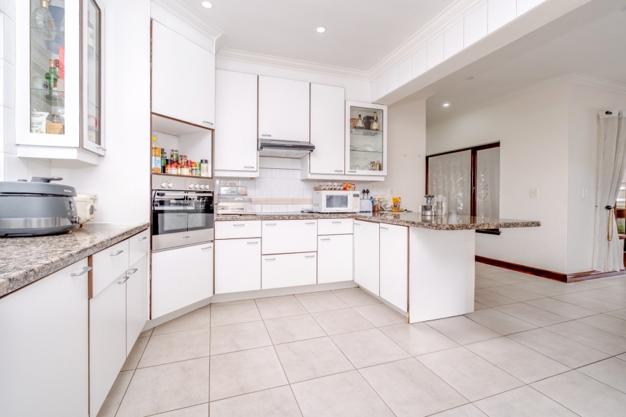 3 Bedroom Property for Sale in Lonehill Gauteng