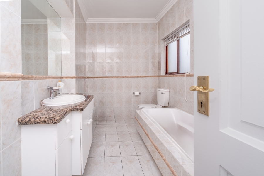 3 Bedroom Property for Sale in Lonehill Gauteng