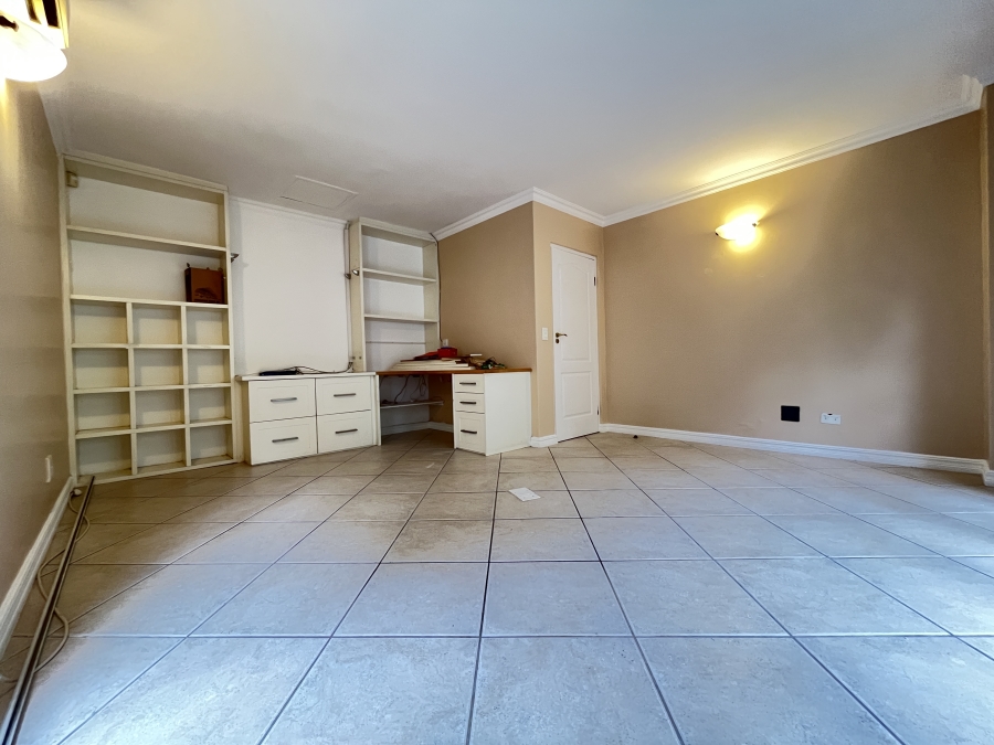 To Let 3 Bedroom Property for Rent in River Club Gauteng