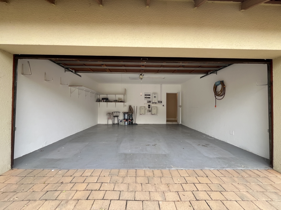 To Let 3 Bedroom Property for Rent in River Club Gauteng