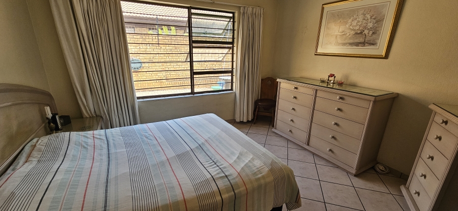 3 Bedroom Property for Sale in New Redruth Gauteng