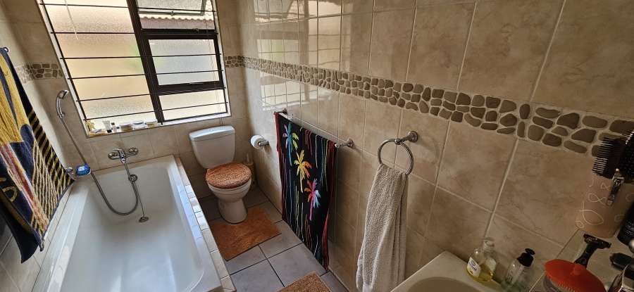 3 Bedroom Property for Sale in New Redruth Gauteng