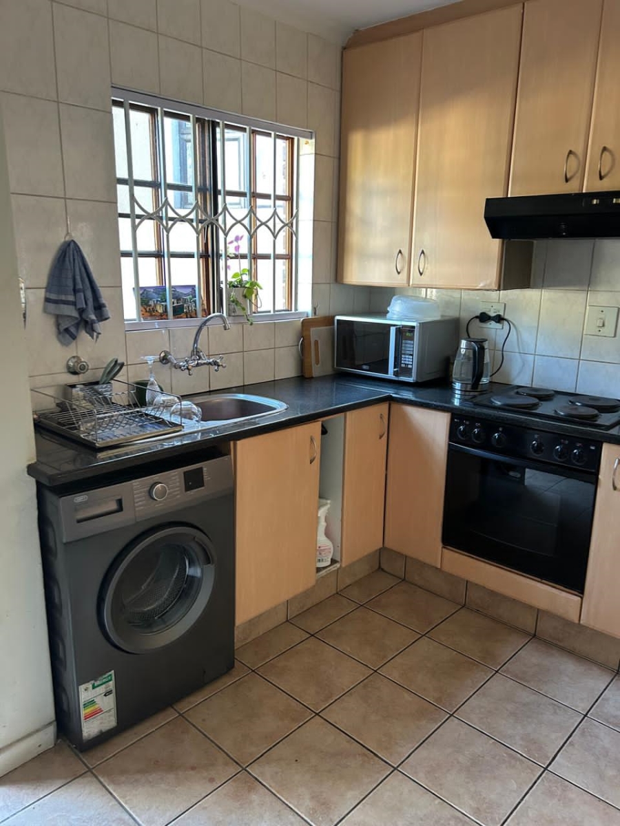 To Let 2 Bedroom Property for Rent in Broadacres Gauteng