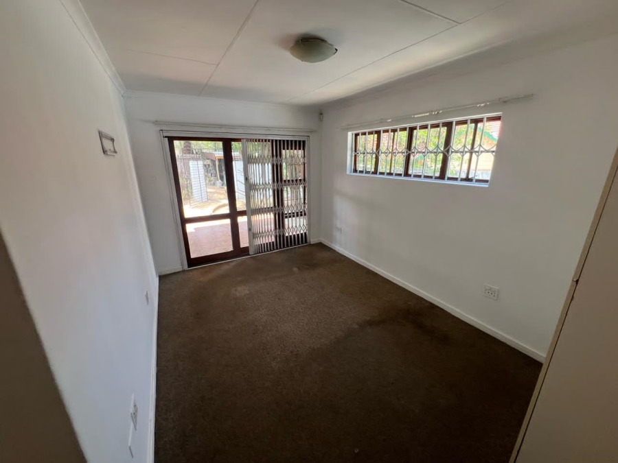 To Let 2 Bedroom Property for Rent in Broadacres Gauteng