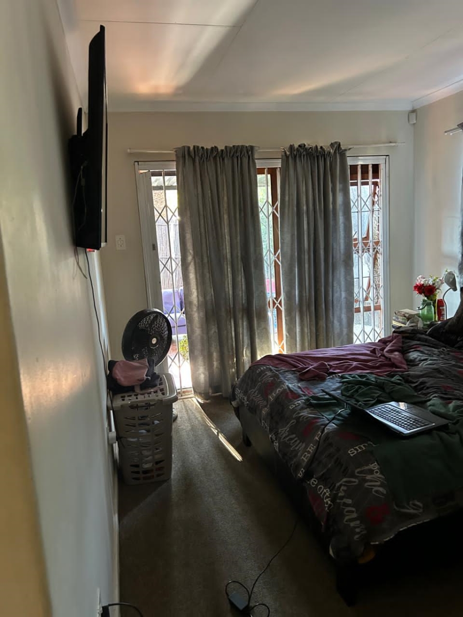 To Let 2 Bedroom Property for Rent in Broadacres Gauteng