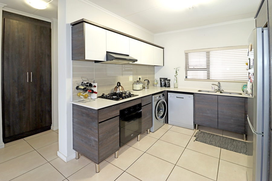 2 Bedroom Property for Sale in Greenstone Hill Gauteng
