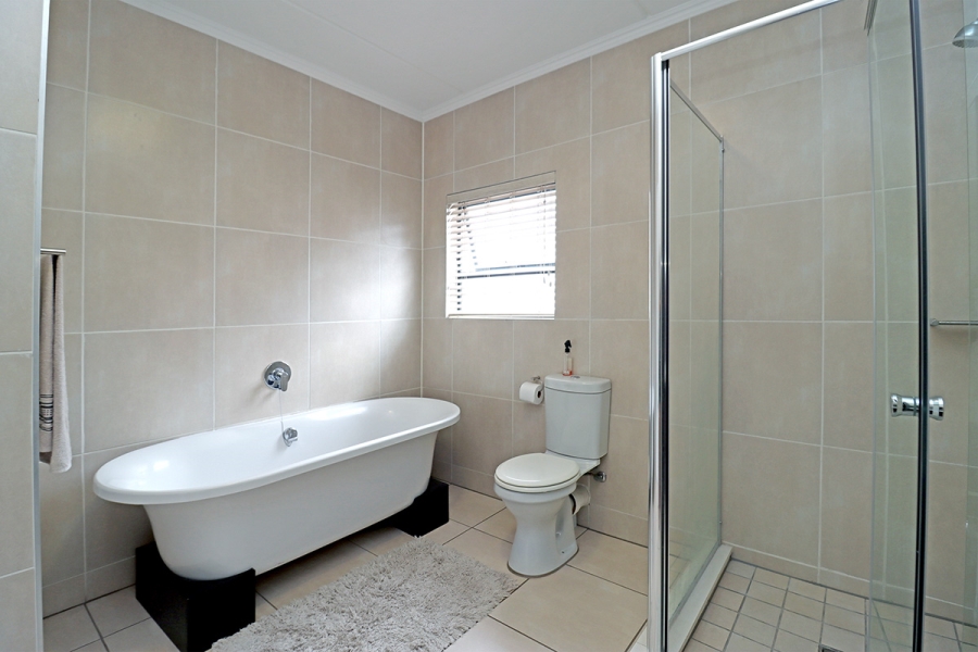 2 Bedroom Property for Sale in Greenstone Hill Gauteng