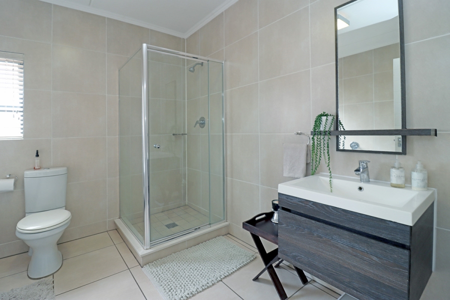 2 Bedroom Property for Sale in Greenstone Hill Gauteng