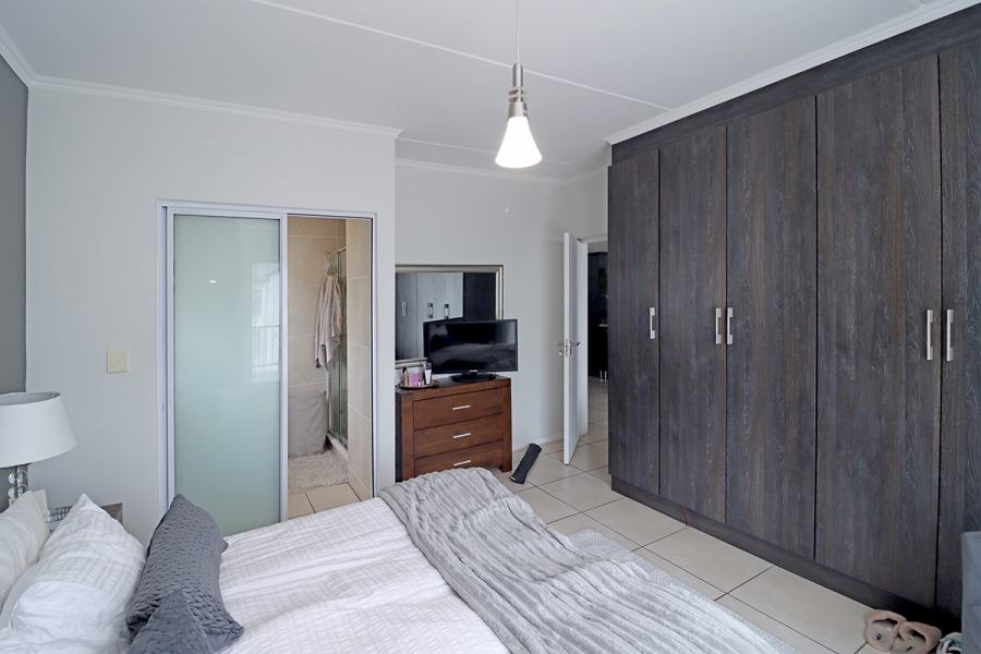 2 Bedroom Property for Sale in Greenstone Hill Gauteng