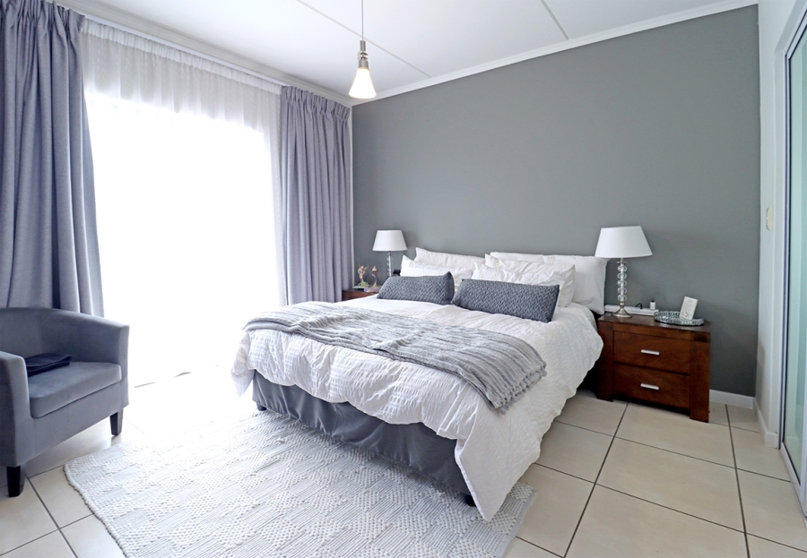 2 Bedroom Property for Sale in Greenstone Hill Gauteng