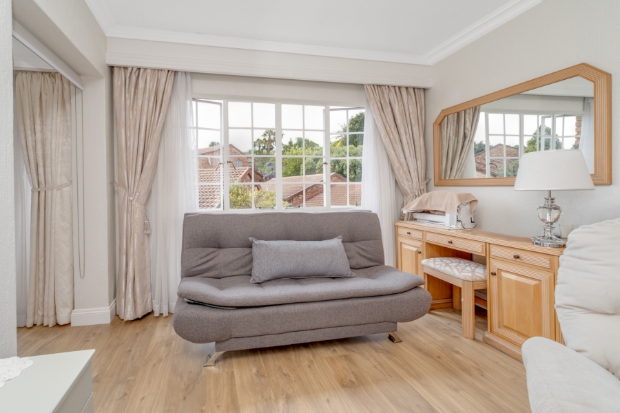 1 Bedroom Property for Sale in Bryanston Gauteng