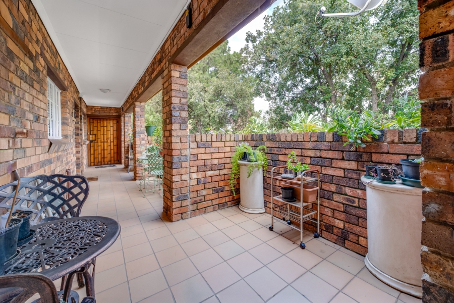 1 Bedroom Property for Sale in Bryanston Gauteng