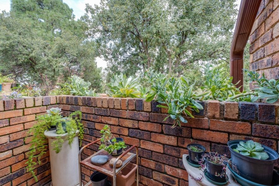 1 Bedroom Property for Sale in Bryanston Gauteng