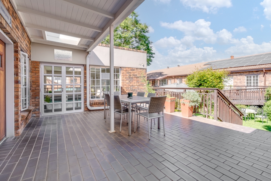 1 Bedroom Property for Sale in Bryanston Gauteng