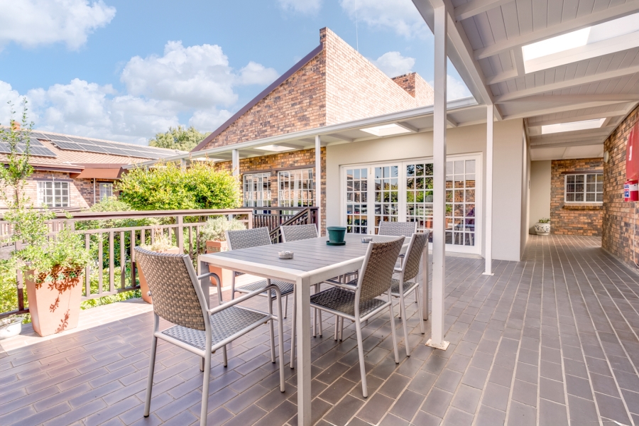 1 Bedroom Property for Sale in Bryanston Gauteng