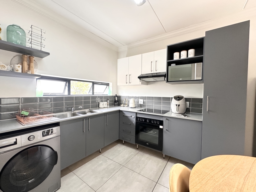 3 Bedroom Property for Sale in Thatchfield Estate Gauteng