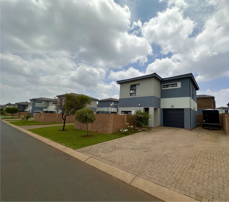 3 Bedroom Property for Sale in Thatchfield Estate Gauteng