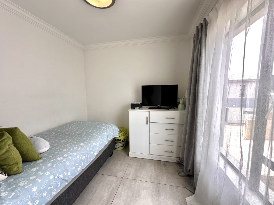 3 Bedroom Property for Sale in Thatchfield Estate Gauteng