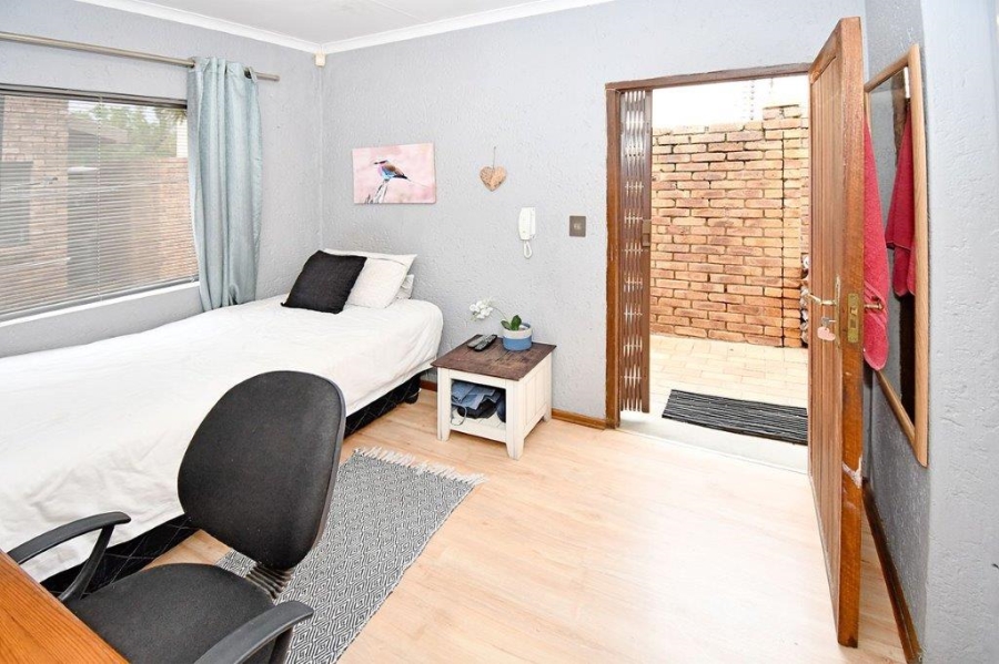 4 Bedroom Property for Sale in Dowerglen Ext 5 Gauteng