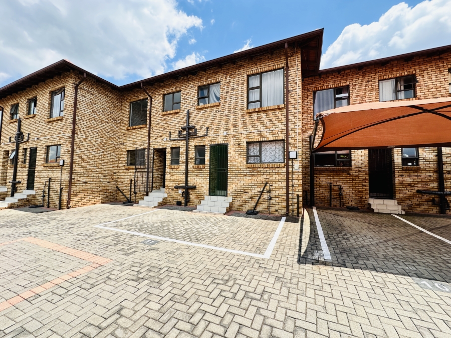 2 Bedroom Property for Sale in Florentia Gauteng