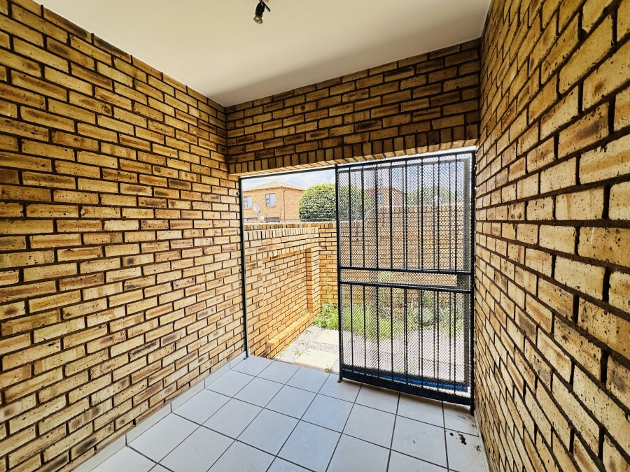 2 Bedroom Property for Sale in Florentia Gauteng