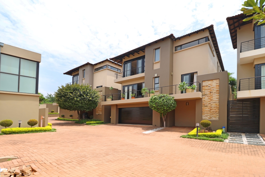 To Let 4 Bedroom Property for Rent in Bryanston Gauteng
