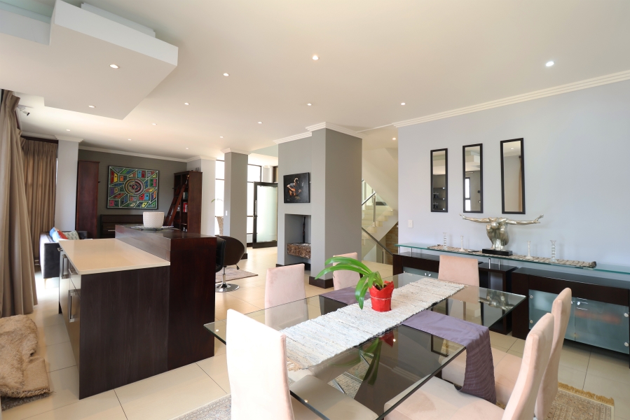 To Let 4 Bedroom Property for Rent in Bryanston Gauteng