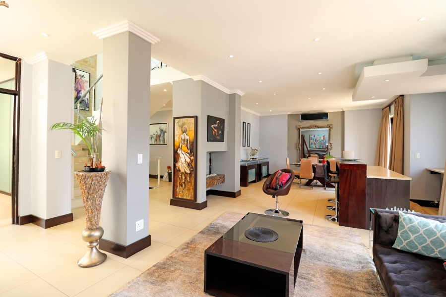 To Let 4 Bedroom Property for Rent in Bryanston Gauteng