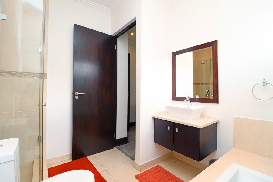 To Let 4 Bedroom Property for Rent in Bryanston Gauteng