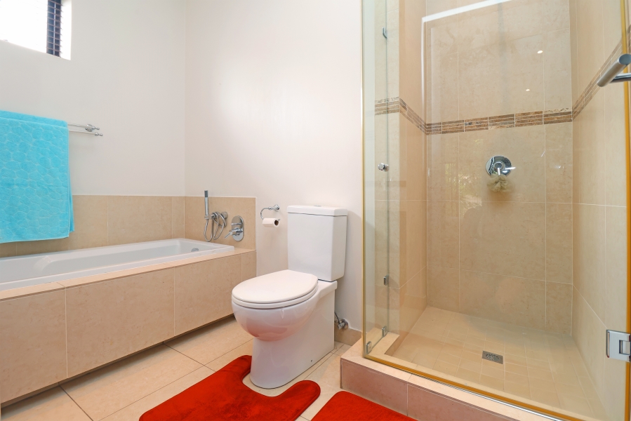 To Let 4 Bedroom Property for Rent in Bryanston Gauteng