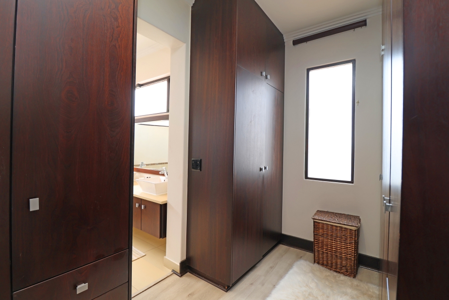 To Let 4 Bedroom Property for Rent in Bryanston Gauteng