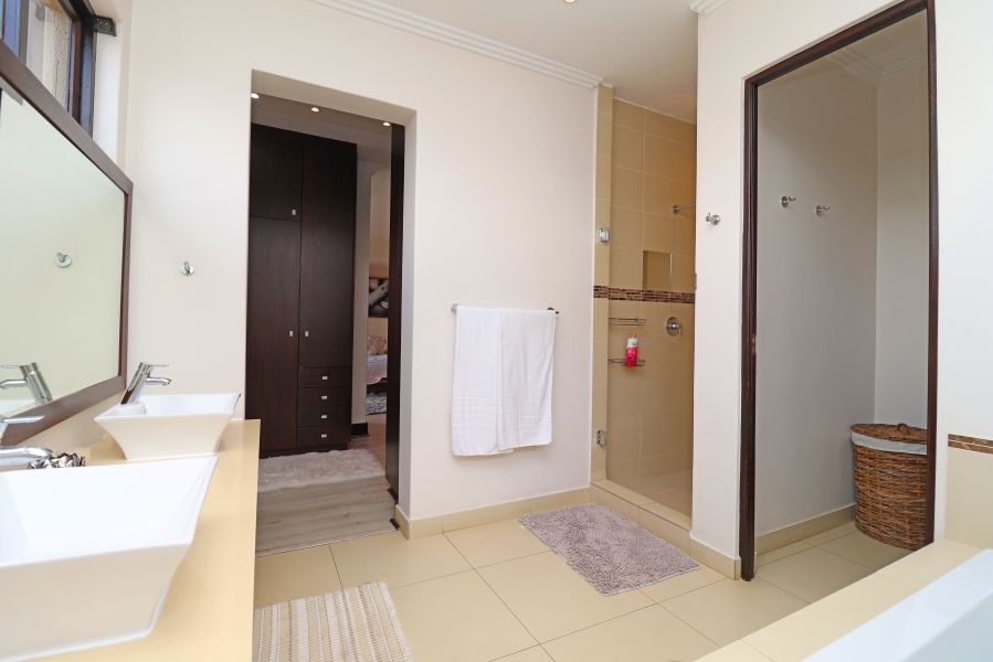 To Let 4 Bedroom Property for Rent in Bryanston Gauteng