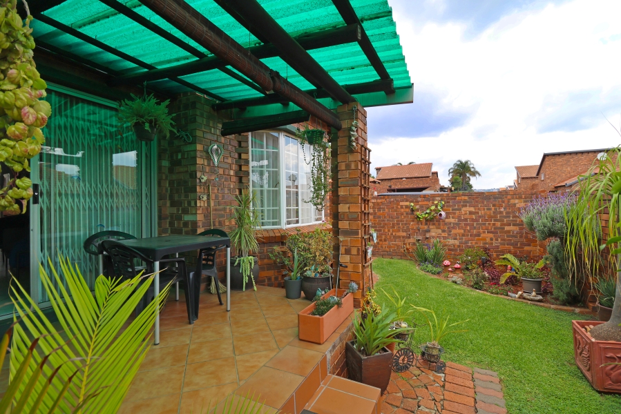 2 Bedroom Property for Sale in Weltevreden Park Gauteng