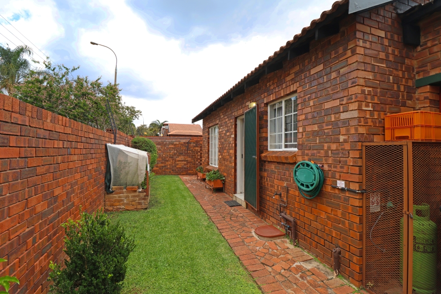 2 Bedroom Property for Sale in Weltevreden Park Gauteng
