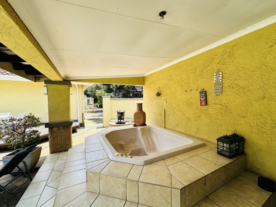 5 Bedroom Property for Sale in Lambton Gauteng