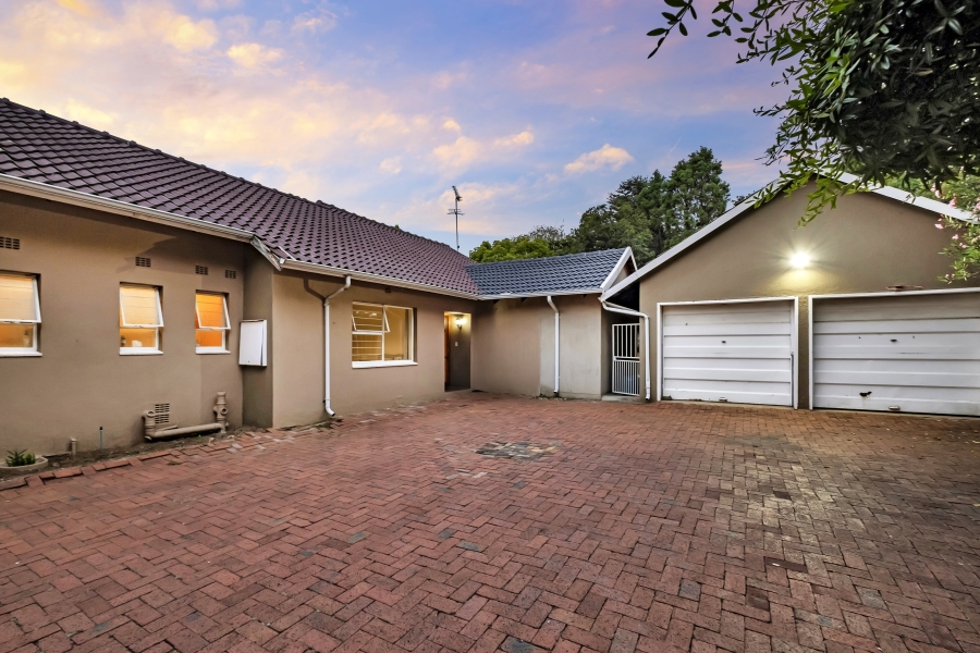4 Bedroom Property for Sale in Morningside Manor Gauteng