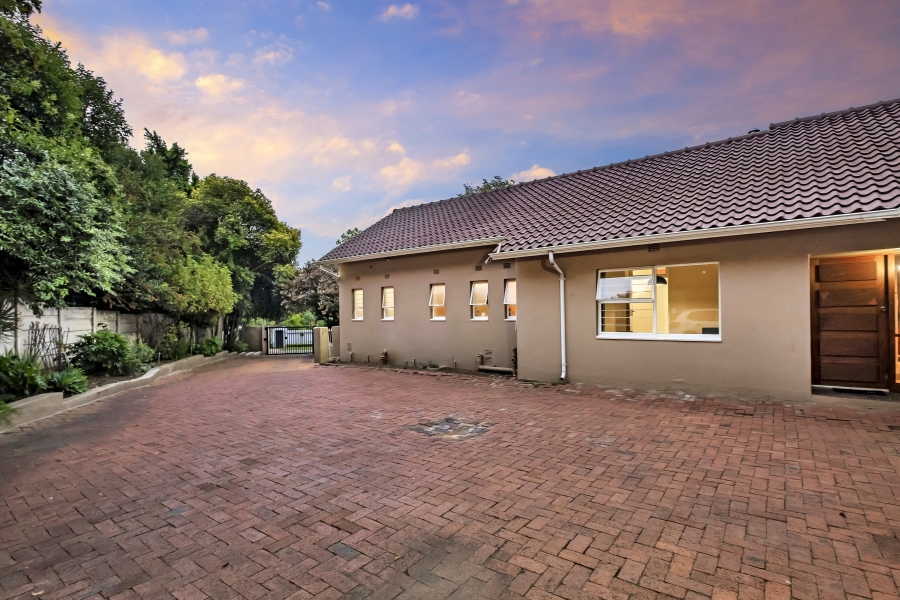 4 Bedroom Property for Sale in Morningside Manor Gauteng